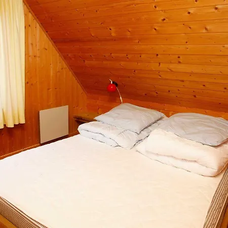 Сasa de vacaciones Two-bedroom Holiday In 10 *